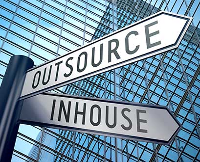 in-house-vs-outsourced-it-support-tech-blog